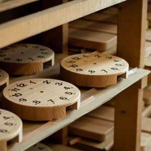 木製の掛け時計・置き時計・からくり時計など贈り物に人気の手作り時計
｜キコリ時計工房（Kicori）【本店】