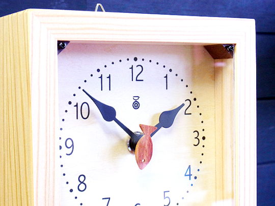 木製の掛け時計・置き時計・からくり時計など贈り物に人気の手作り時計
｜キコリ時計工房（Kicori）【本店】｜仔猫の時計（アクリルカバー付）