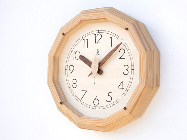 木製の掛け時計・置き時計・からくり時計など贈り物に人気の手作り時計
｜キコリ時計工房（Kicori）【本店】｜森の電葉時計（12角形）