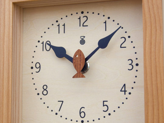木製の掛け時計・置き時計・からくり時計など贈り物に人気の手作り時計
｜キコリ時計工房（Kicori）【本店】｜仔猫の時計