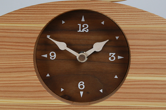 木製の掛け時計・置き時計・からくり時計など贈り物に人気の手作り時計
｜キコリ時計工房（Kicori）【本店】｜くじらの時計