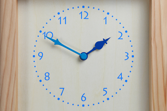 木製の掛け時計・置き時計・からくり時計など贈り物に人気の手作り時計
｜キコリ時計工房（Kicori）【本店】｜柴犬と白文鳥の時計