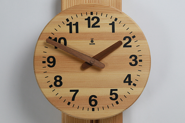 木製の掛け時計・置き時計・からくり時計など贈り物に人気の手作り時計
｜キコリ時計工房（Kicori）【本店】｜丸型時計