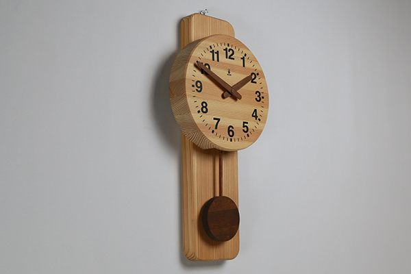 木製の掛け時計・置き時計・からくり時計など贈り物に人気の手作り時計
｜キコリ時計工房（Kicori）【本店】｜丸型時計