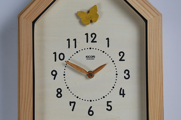 木製の掛け時計・置き時計・からくり時計など贈り物に人気の手作り時計
｜キコリ時計工房（Kicori）【本店】｜犬と蝶々の時計